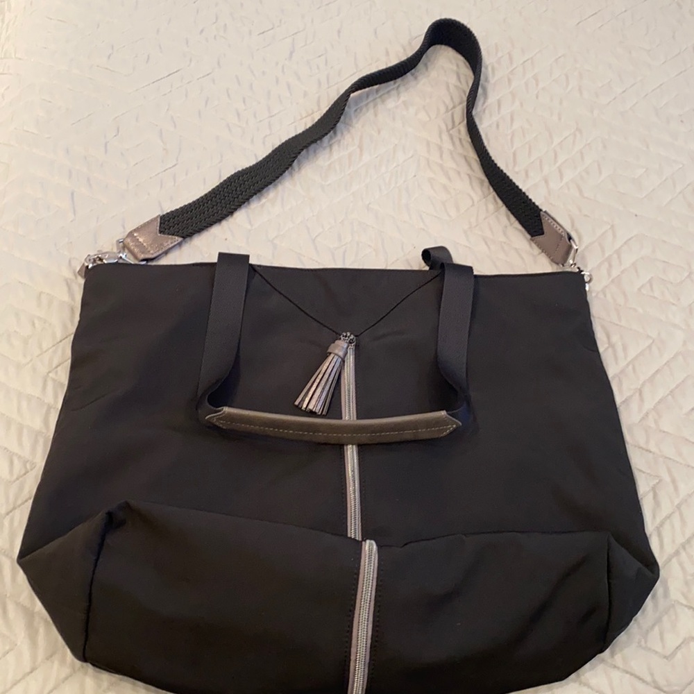 Stella&Dot crossbody expandable bag